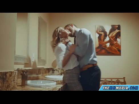 ❤️ Khi một cô gái tóc vàng busty quyến rũ bạn trong một nhà vệ sinh công cộng ️  Fucking video  ở% vi.xxxbunker.ru%  ❌❤